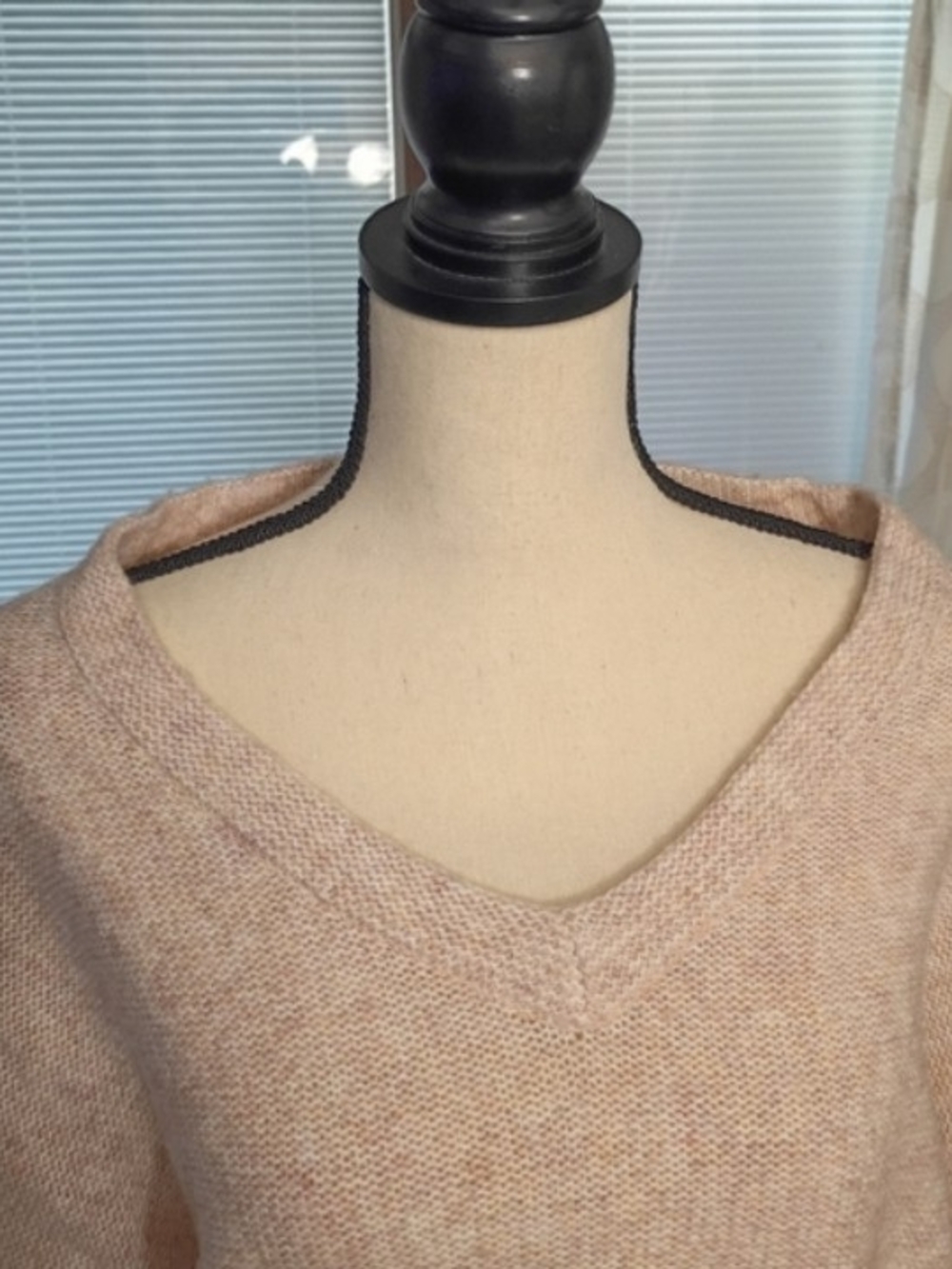 Cozy V-Neck Fringe Sleeve Sweater in Soft Blush Coquette, XL - Picture 2 of 7